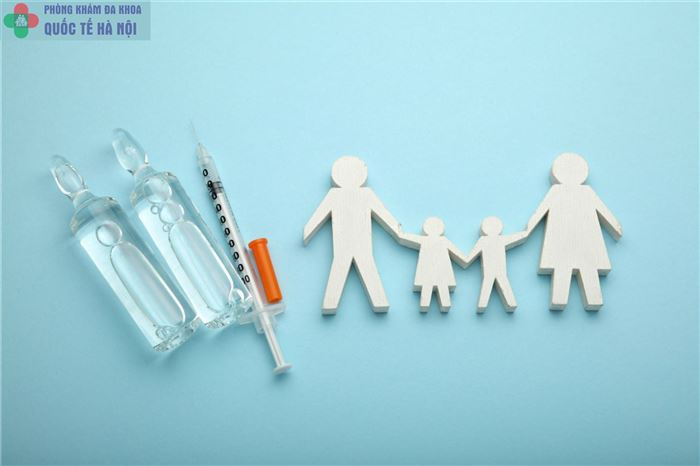 Vì sao phải tiêm chủng cho trẻ? 